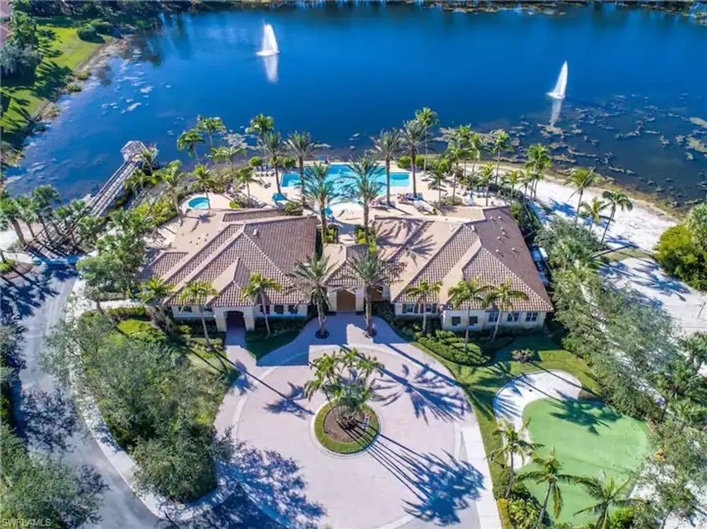 Naples House: 2004 Tarpon Bay Drive North Unit 101