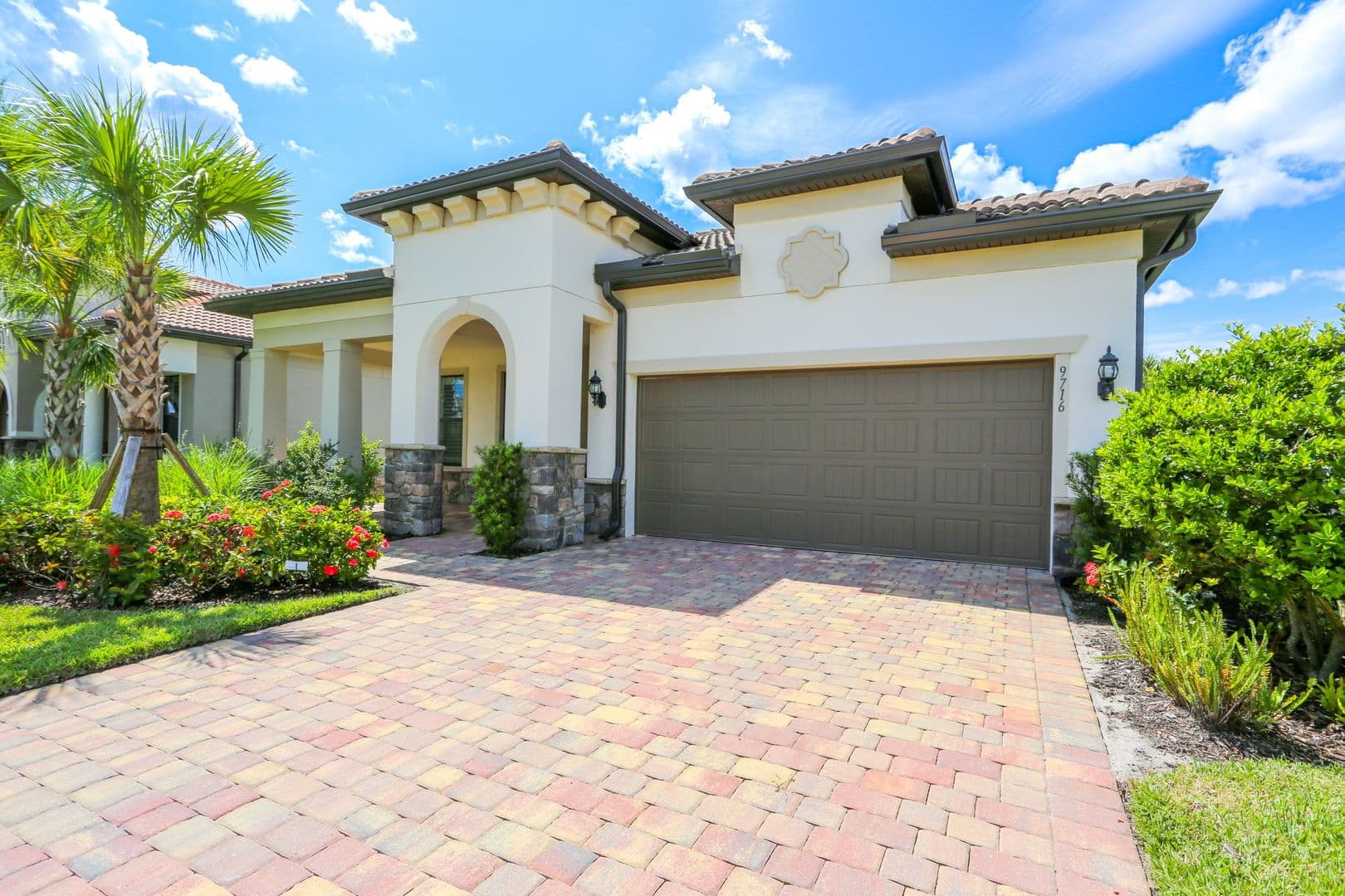 Naples House: 9716 Everglades Drive