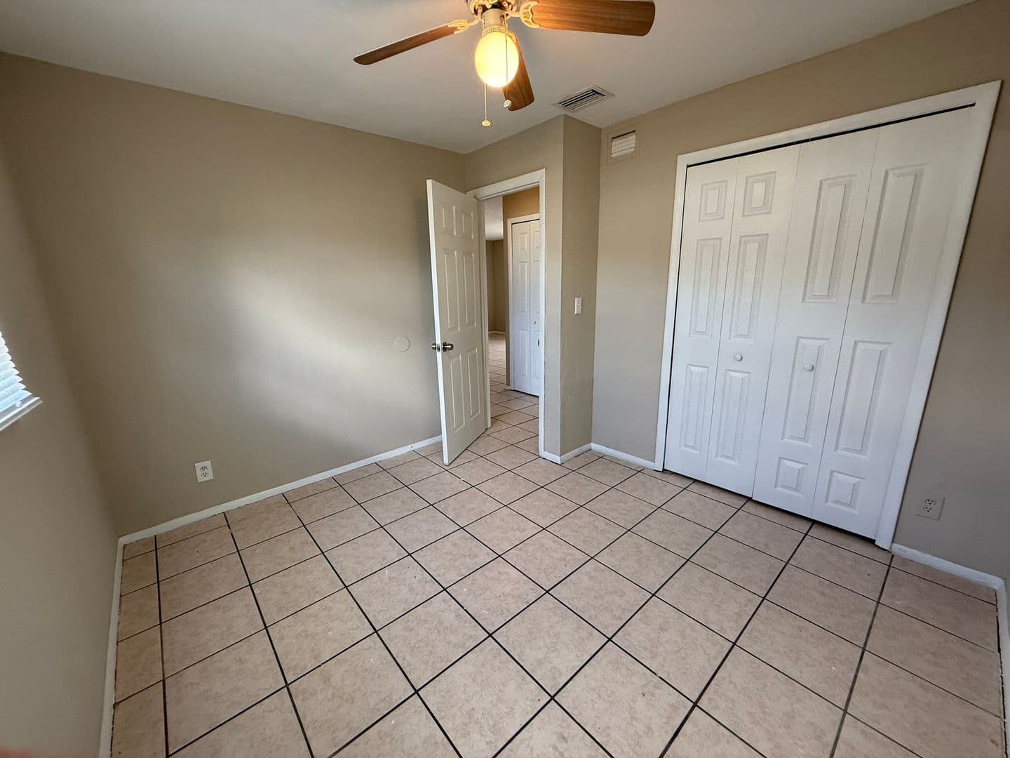 Fort Myers Apartment: 5645 6th Avenue