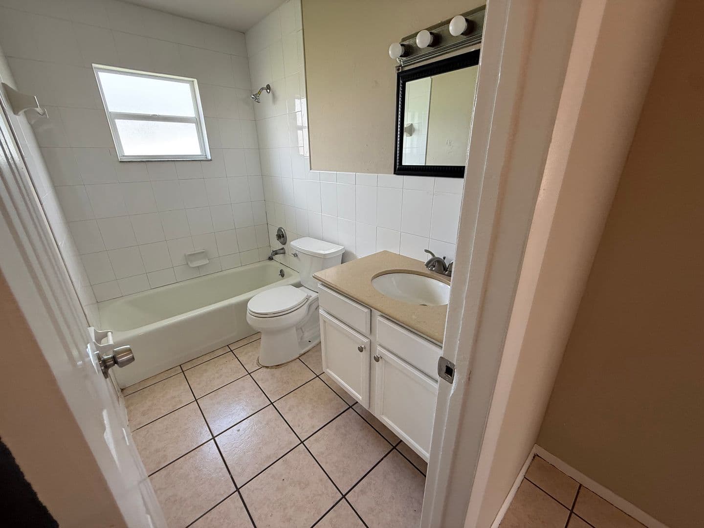 Fort Myers Apartment: 5645 6th Avenue