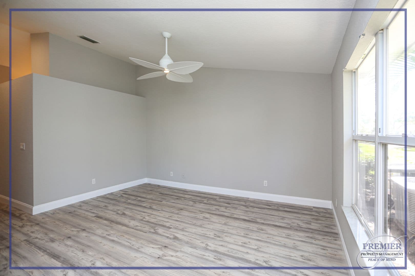 Naples House: 402 Emerald Bay Circle #E7