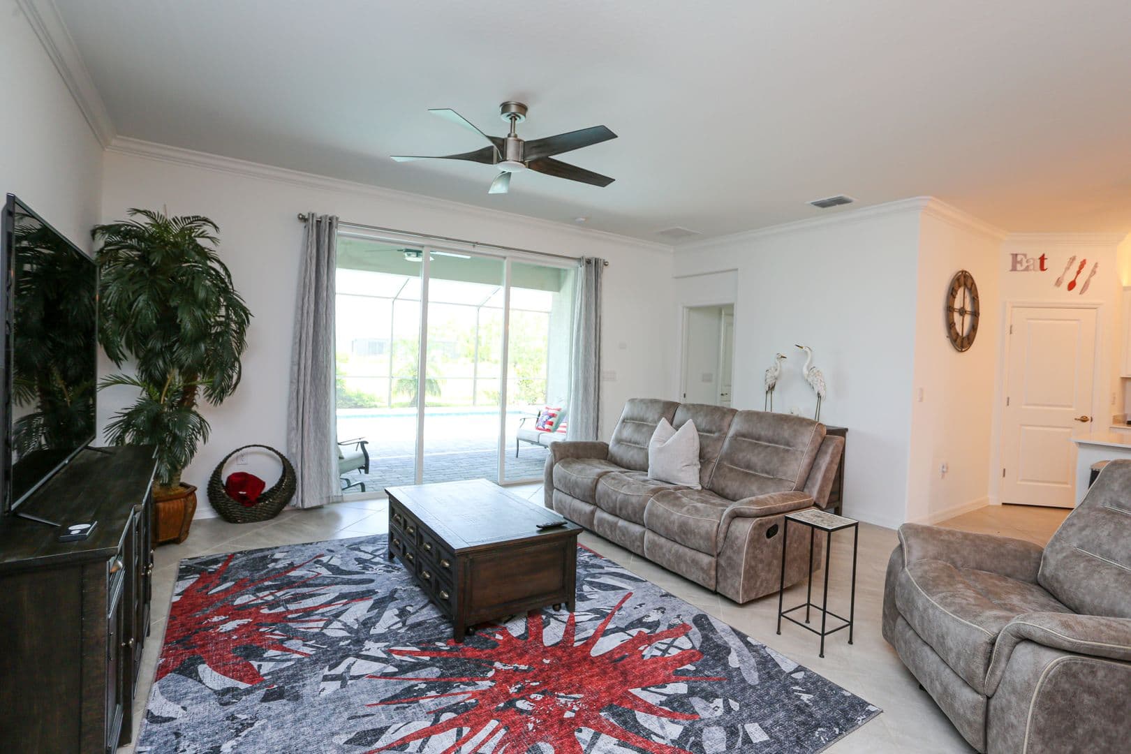 Naples House: 2155 Hamlin Street