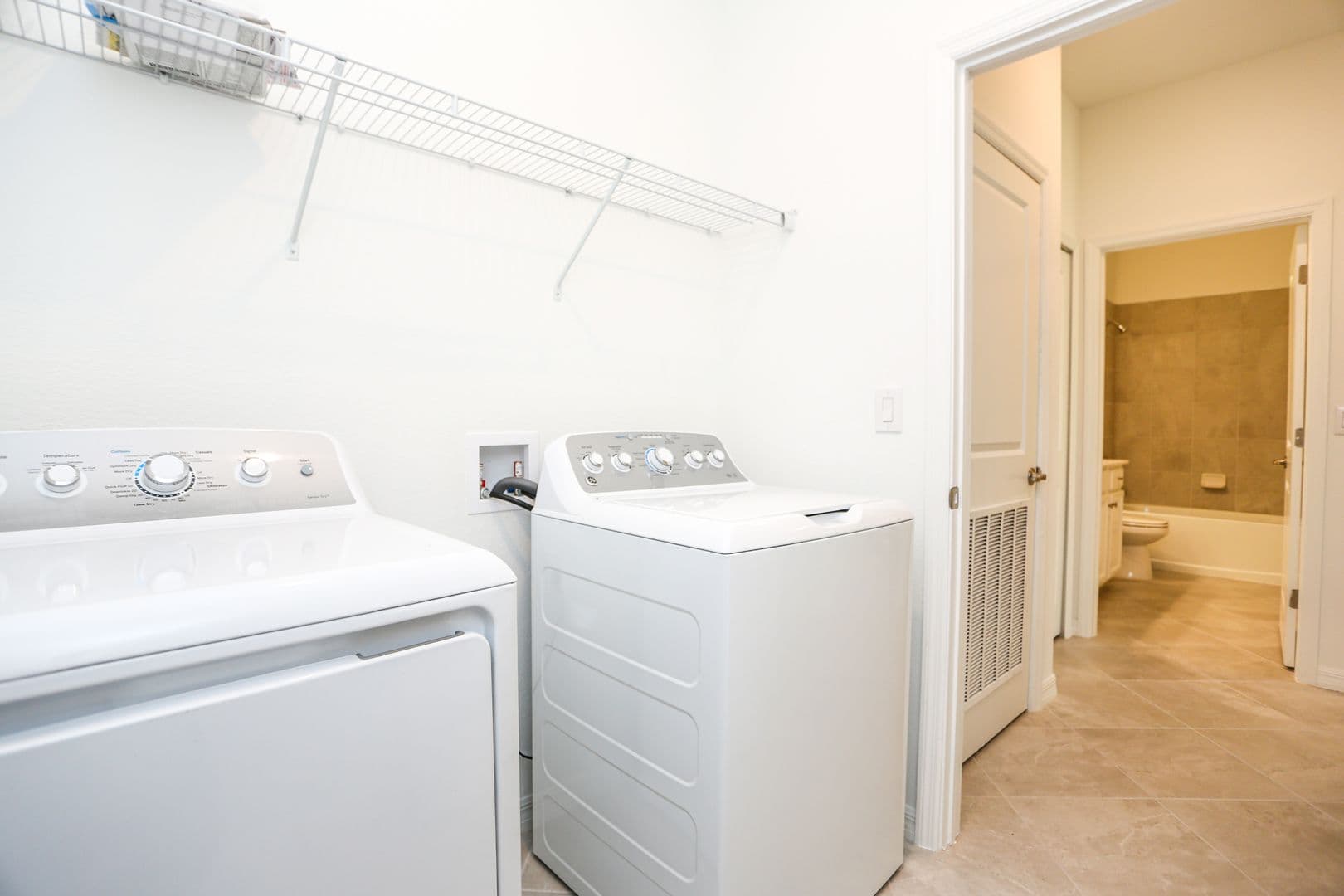 Naples House: 2599 Vine Avenue