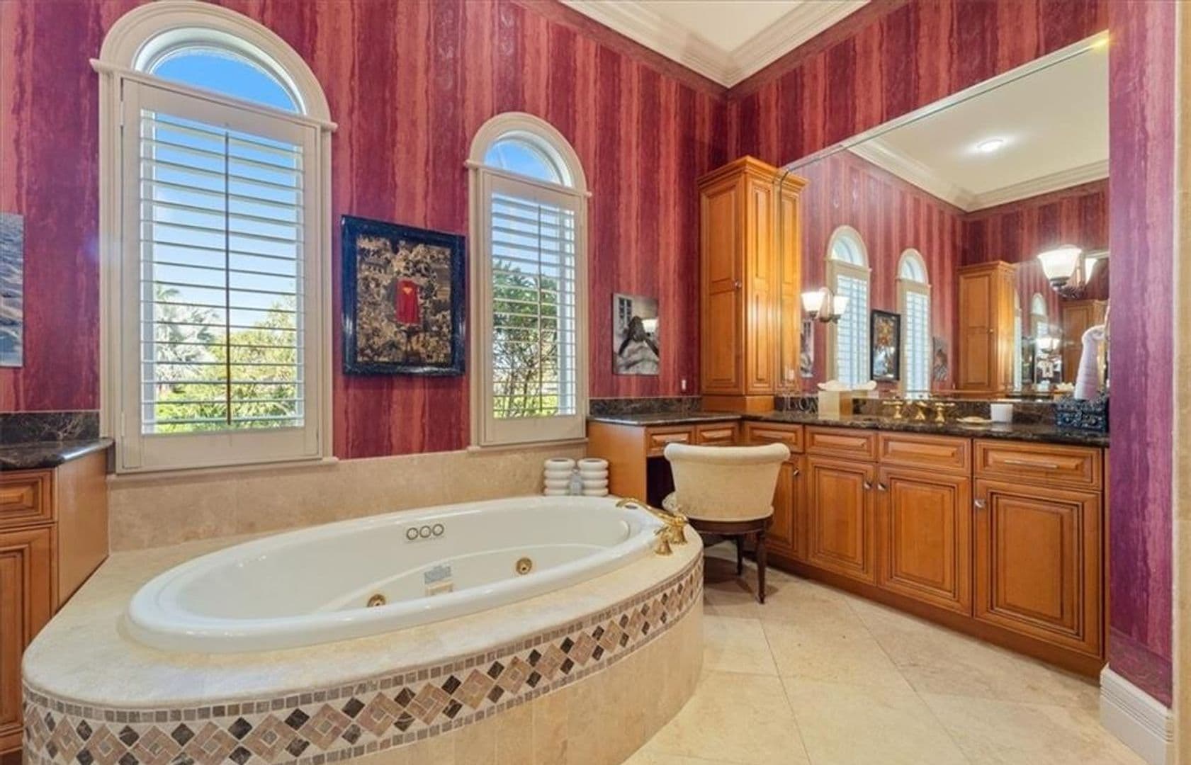 Naples House: 550 21st Avenue Street