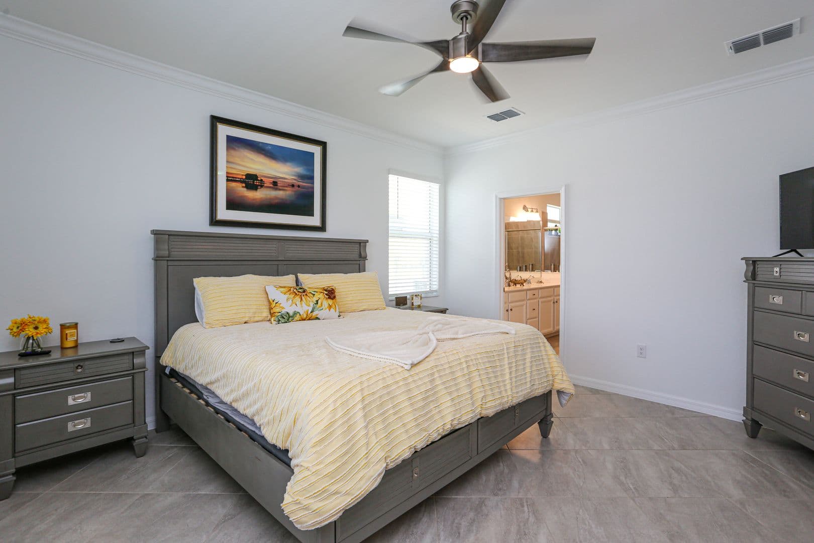 Naples House: 2155 Hamlin Street