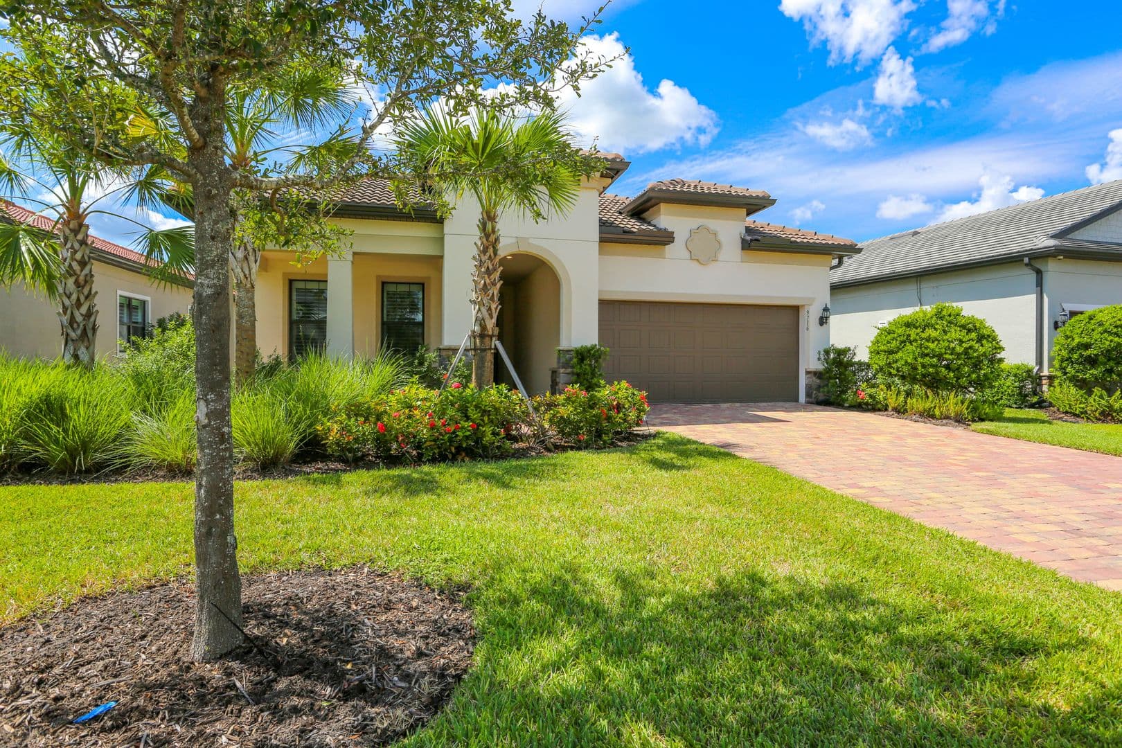 Naples House: 9716 Everglades Drive