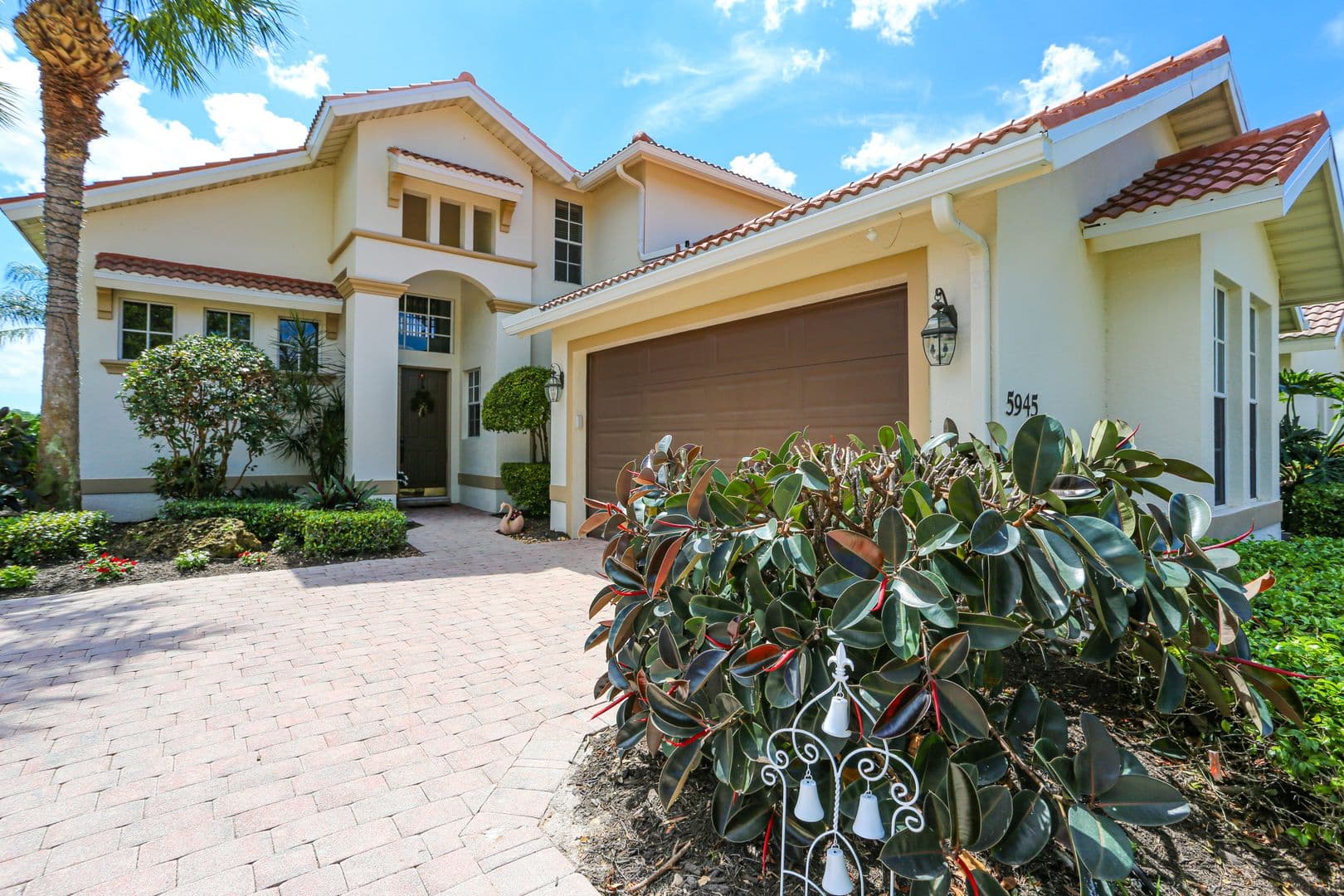 Naples House: 5945 Paradise Circle