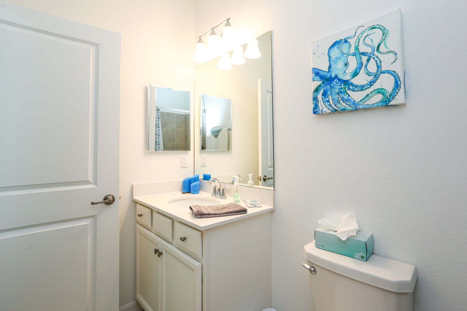 Naples House: 2155 Hamlin Street