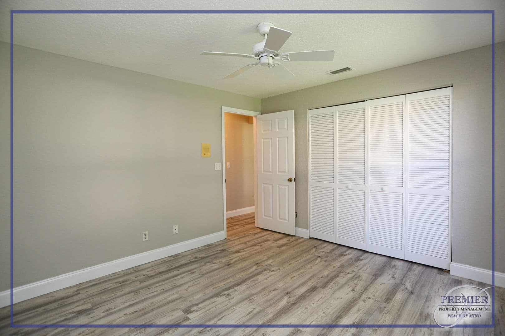 Naples House: 402 Emerald Bay Circle #E7