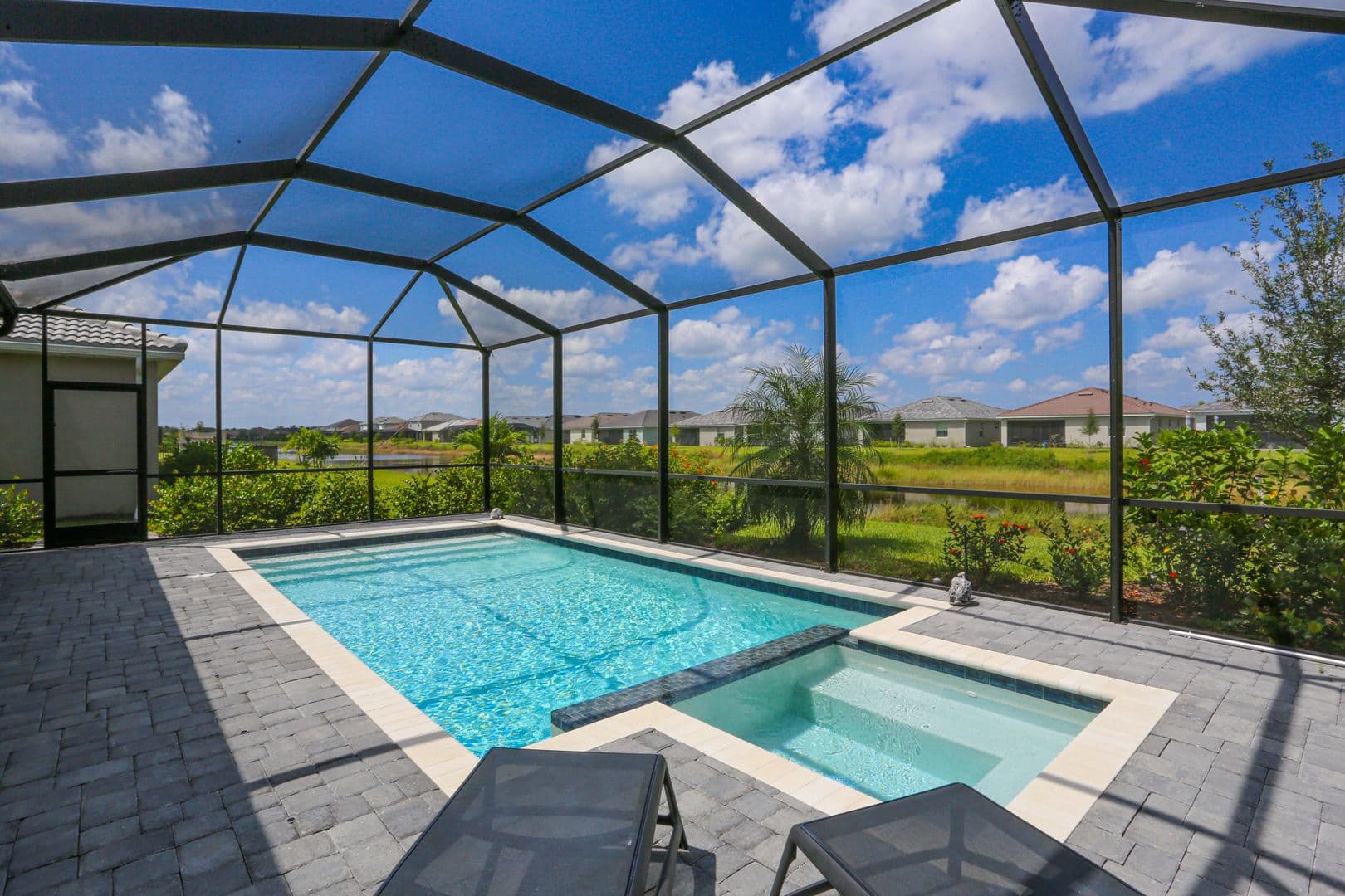 Naples House: 2155 Hamlin Street