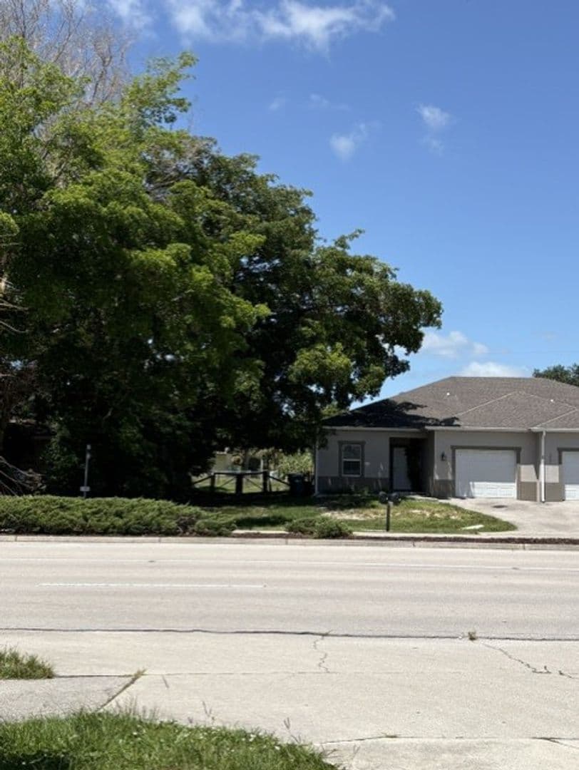 Naples Apartment: 2061 Sunshine Boulevard