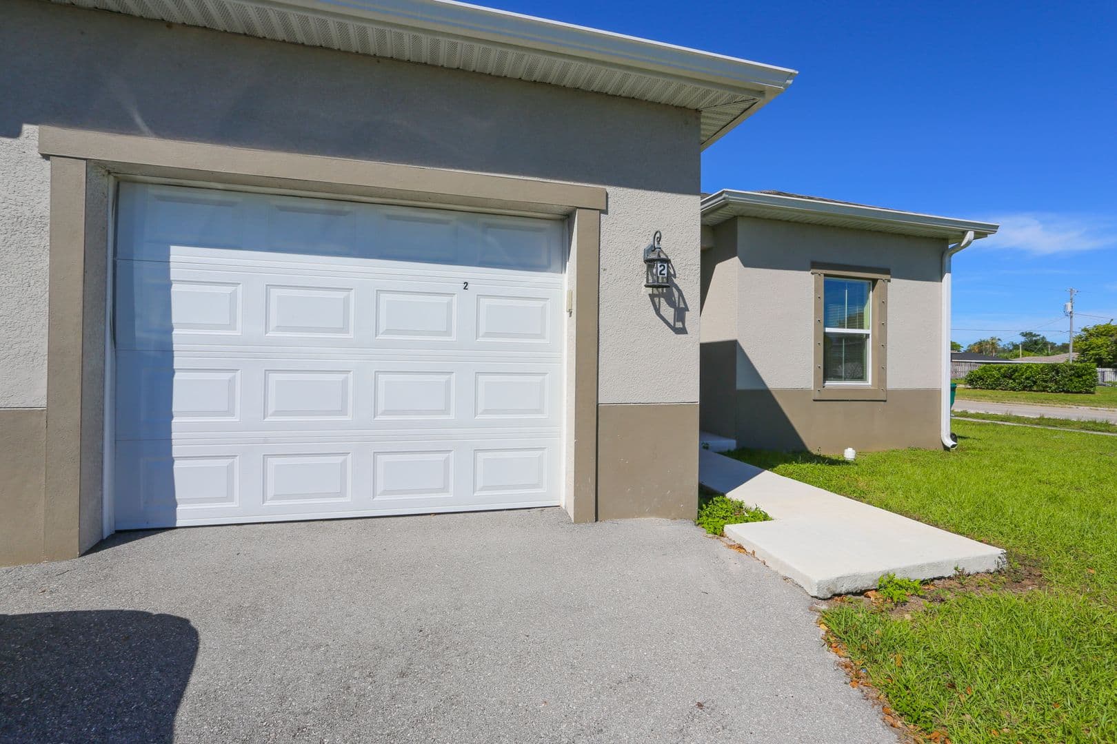 Naples Apartment: 2061 Sunshine Boulevard