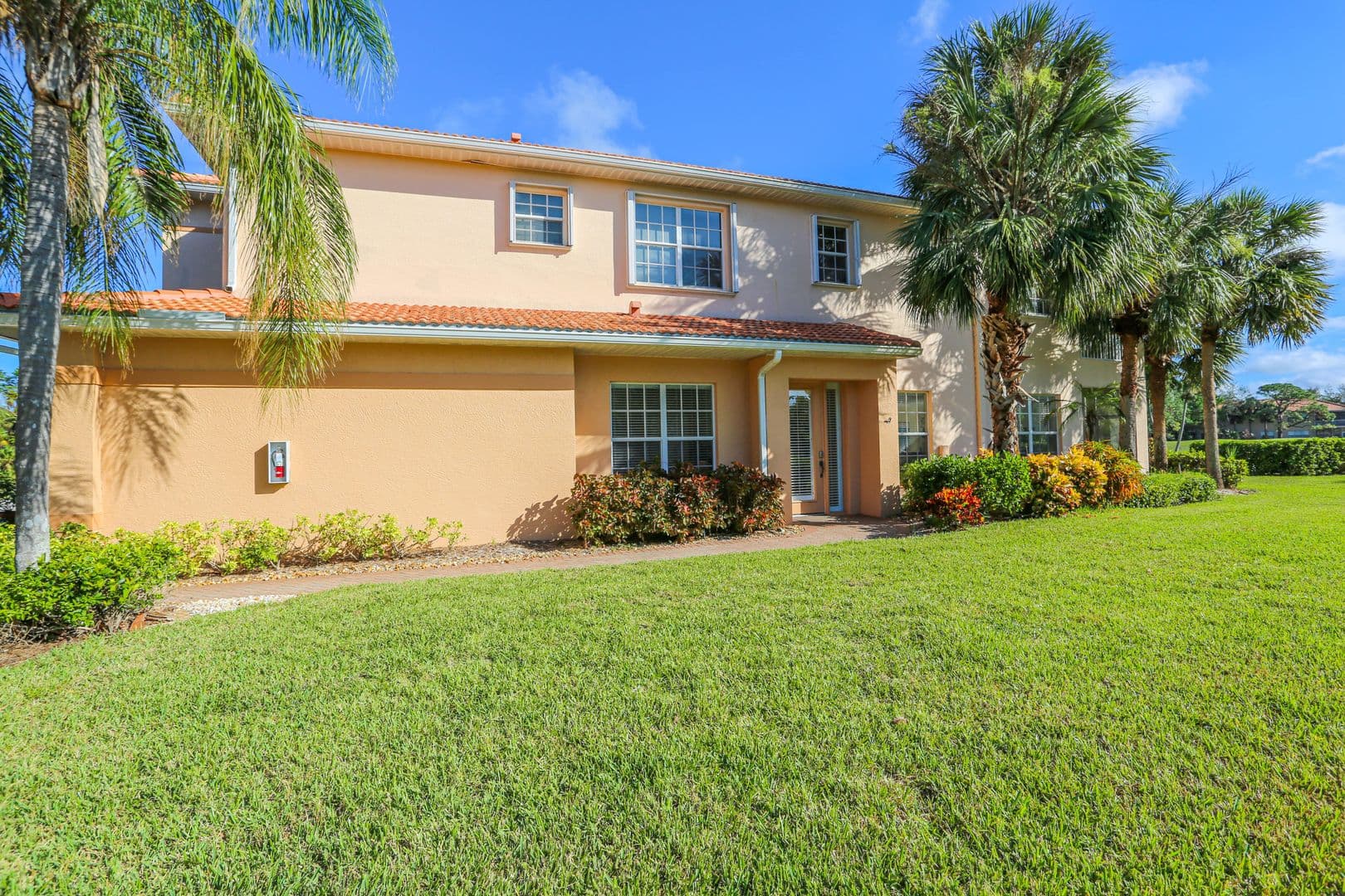 Bonita Springs House: 8981 Palmas Grandes Boulevard Unit 102
