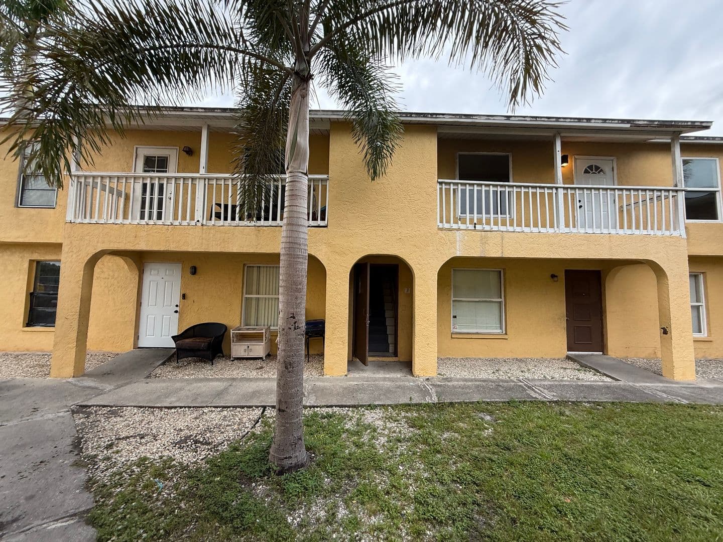 Fort Myers Apartment: 3950 Lora Street