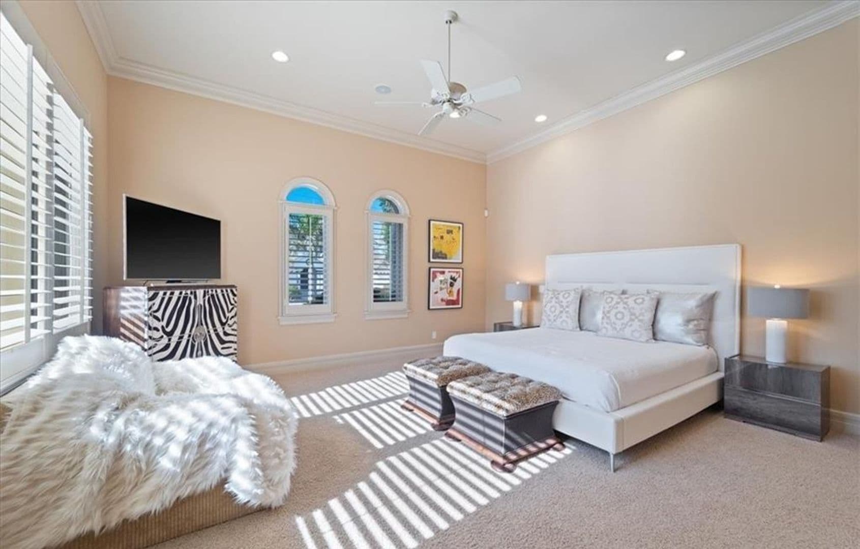 Naples House: 550 21st Avenue Street