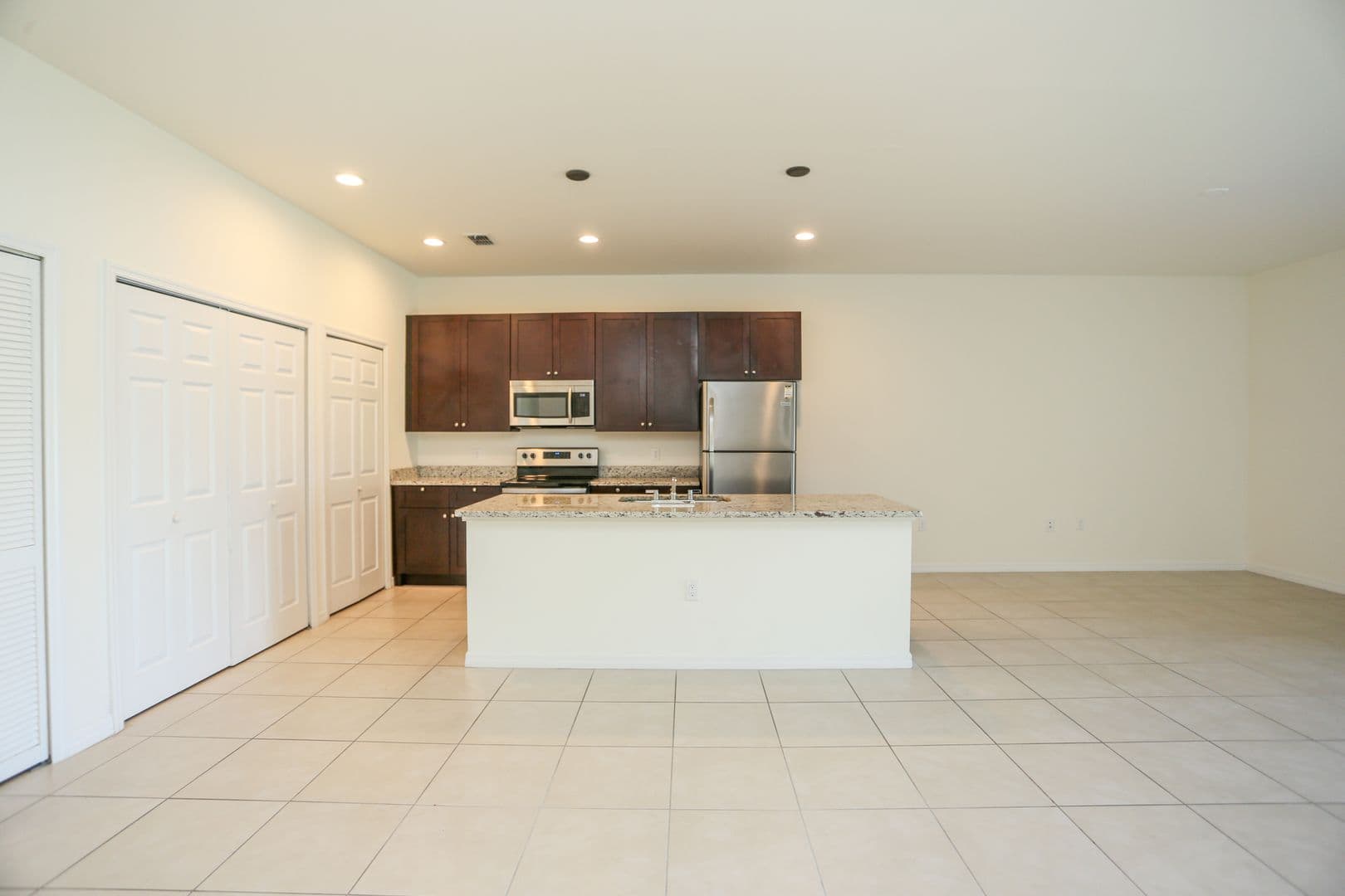Naples Apartment: 2061 Sunshine Boulevard