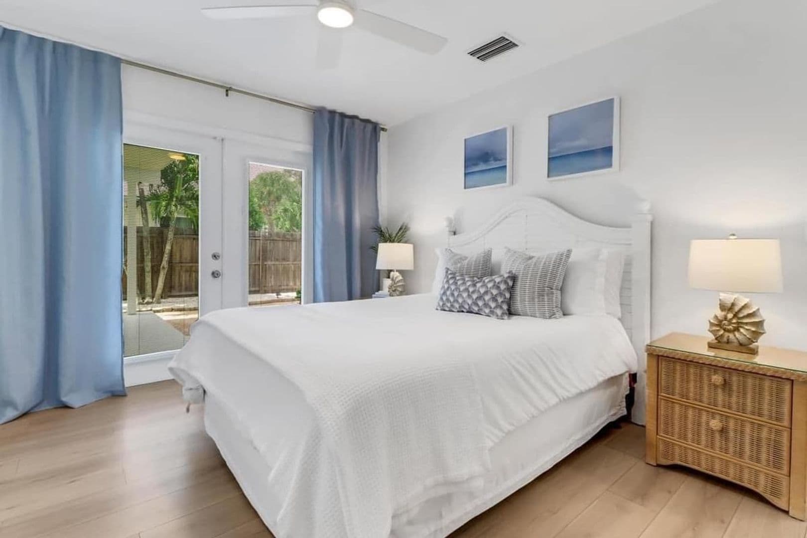 Naples House: 1097 Frank Whiteman Boulevard