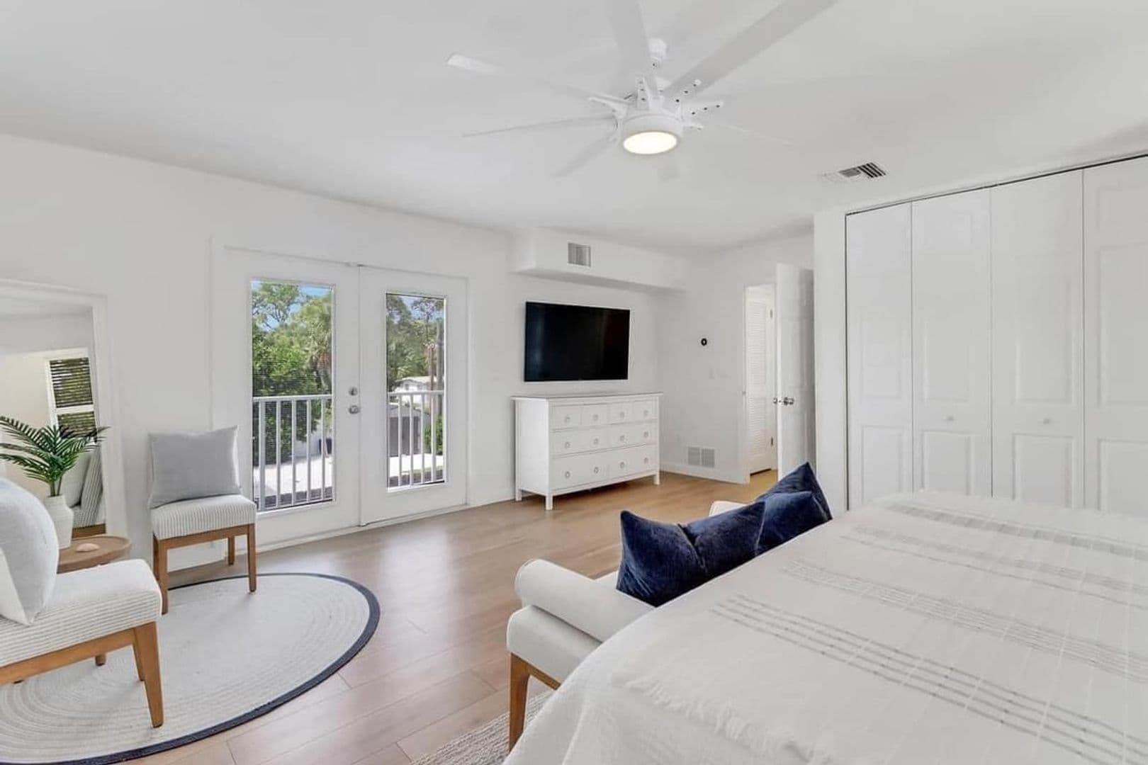 Naples House: 1097 Frank Whiteman Boulevard