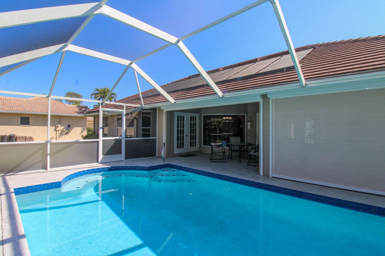 Naples House: 333 Wentworth Court