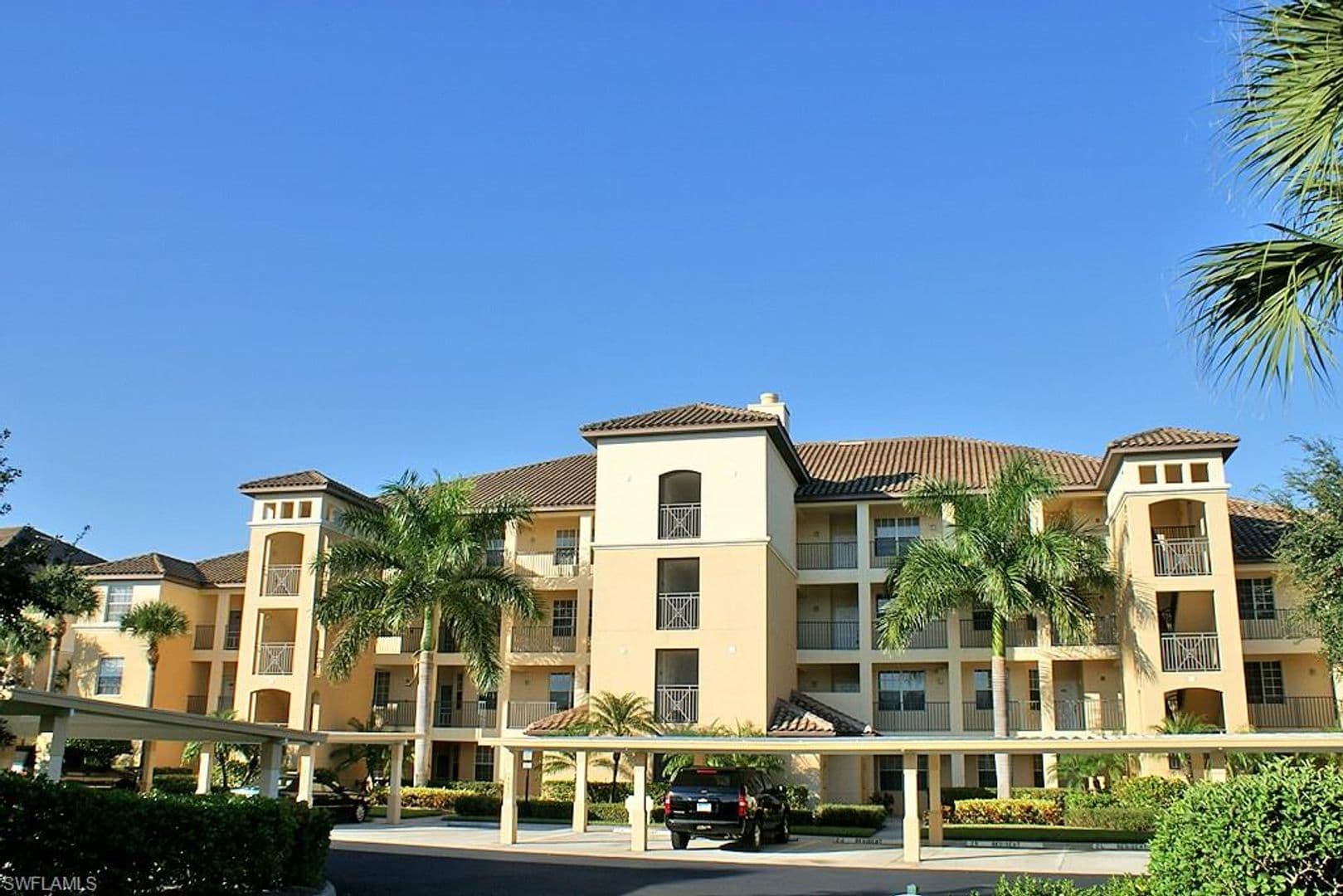 Estero House: 4640 Turnberry Lake Drive #403