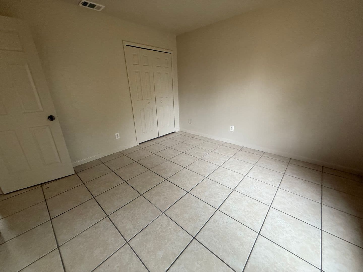 Fort Myers Apartment: 3950 Lora Street