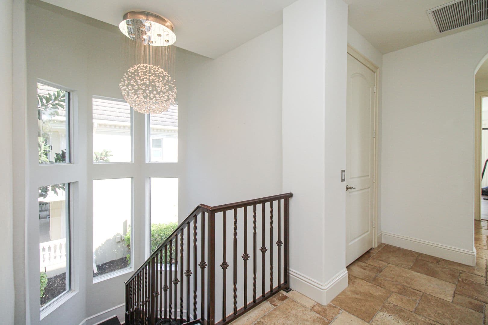 Naples House: 1412 Hemingway Place