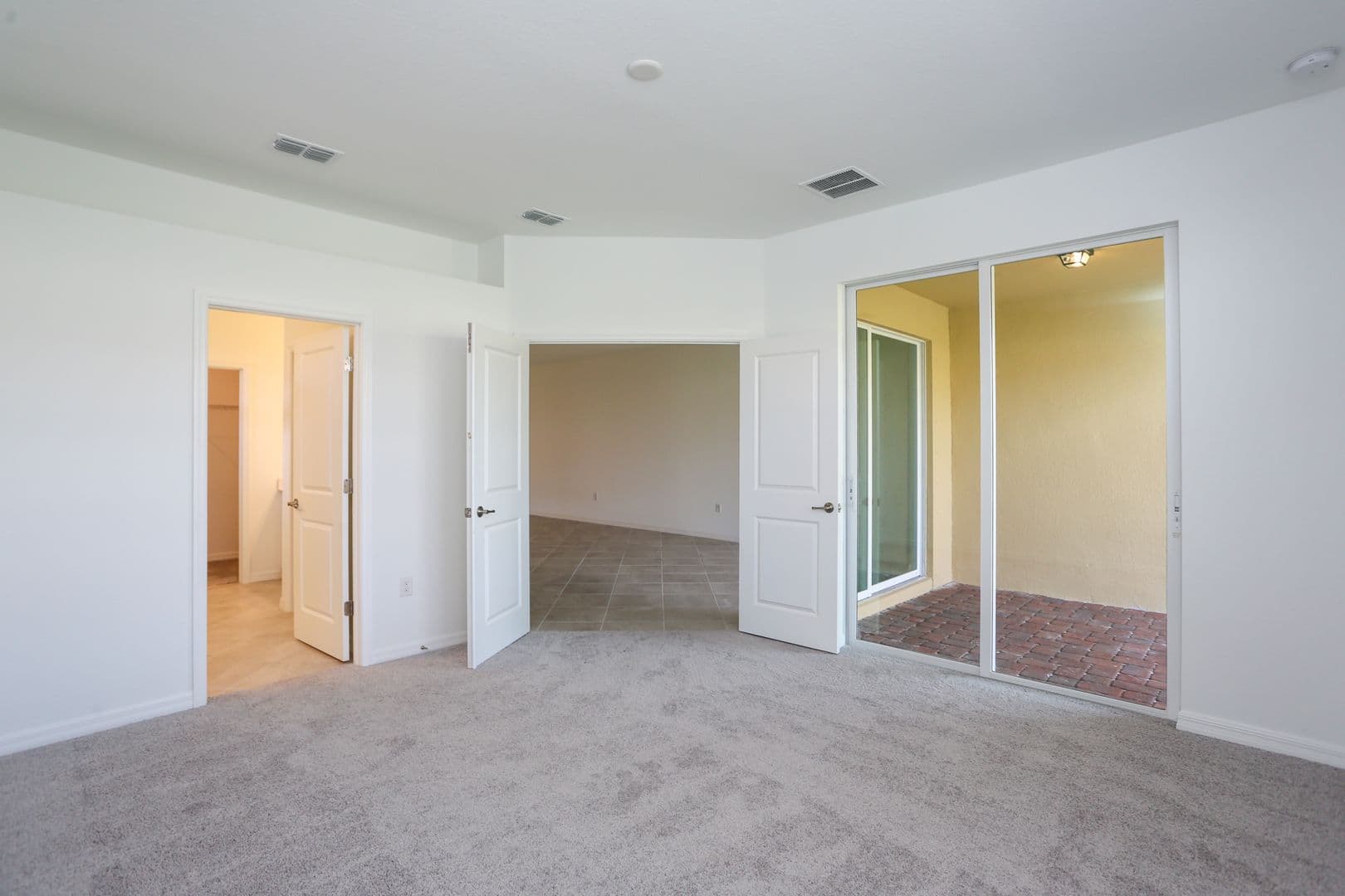 Naples House: 2599 Vine Avenue