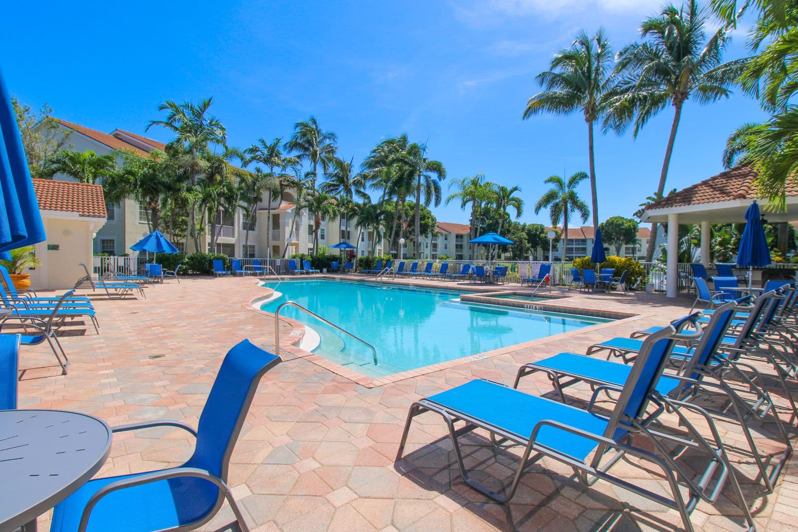 Naples Condo: 4630 St. Croix Lane #827