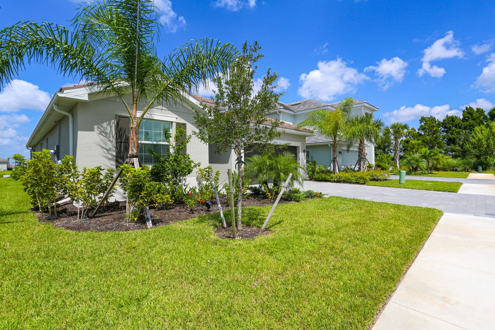 Naples House: 2155 Hamlin Street