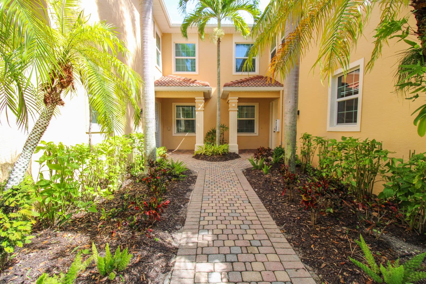 Naples House: 6017 Trophy Drive #601