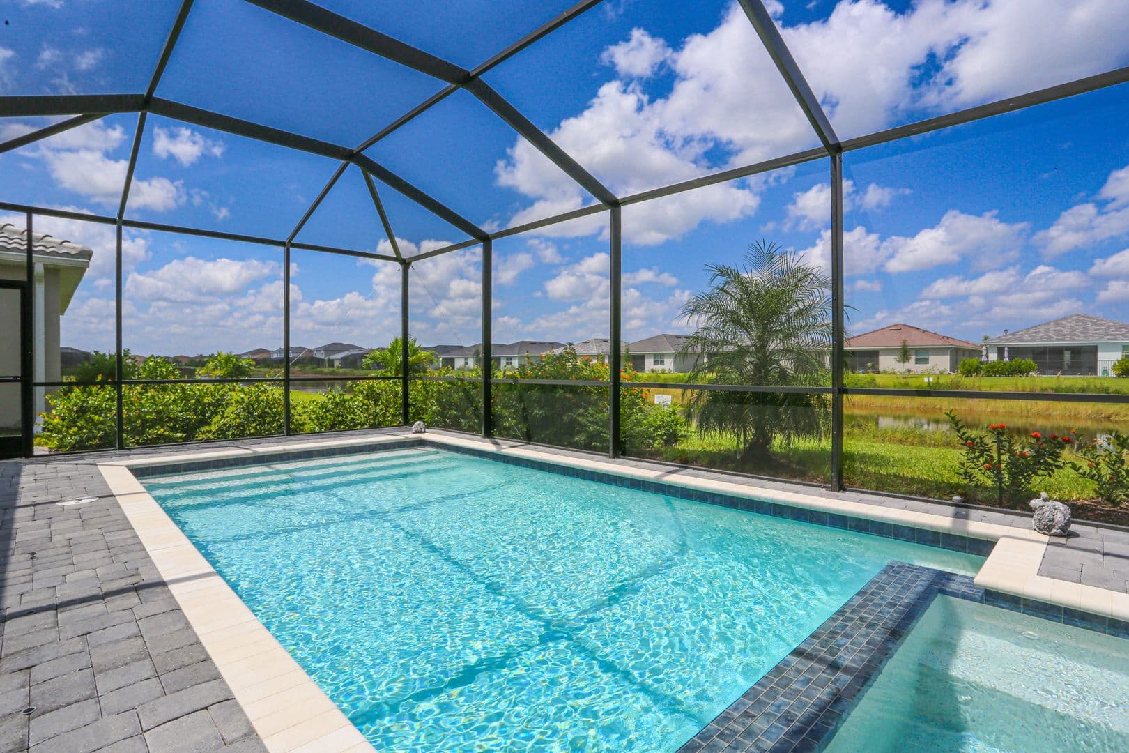 Naples House: 2155 Hamlin Street