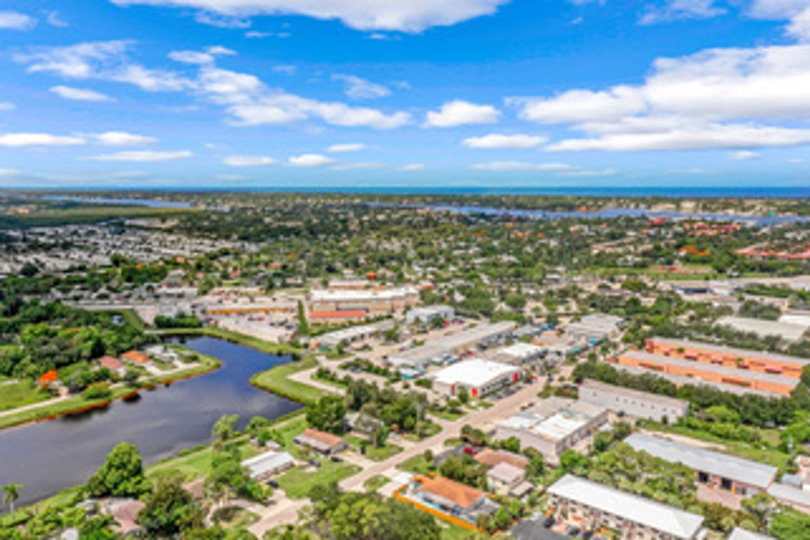 Naples House: 2529 Linwood Avenue #1