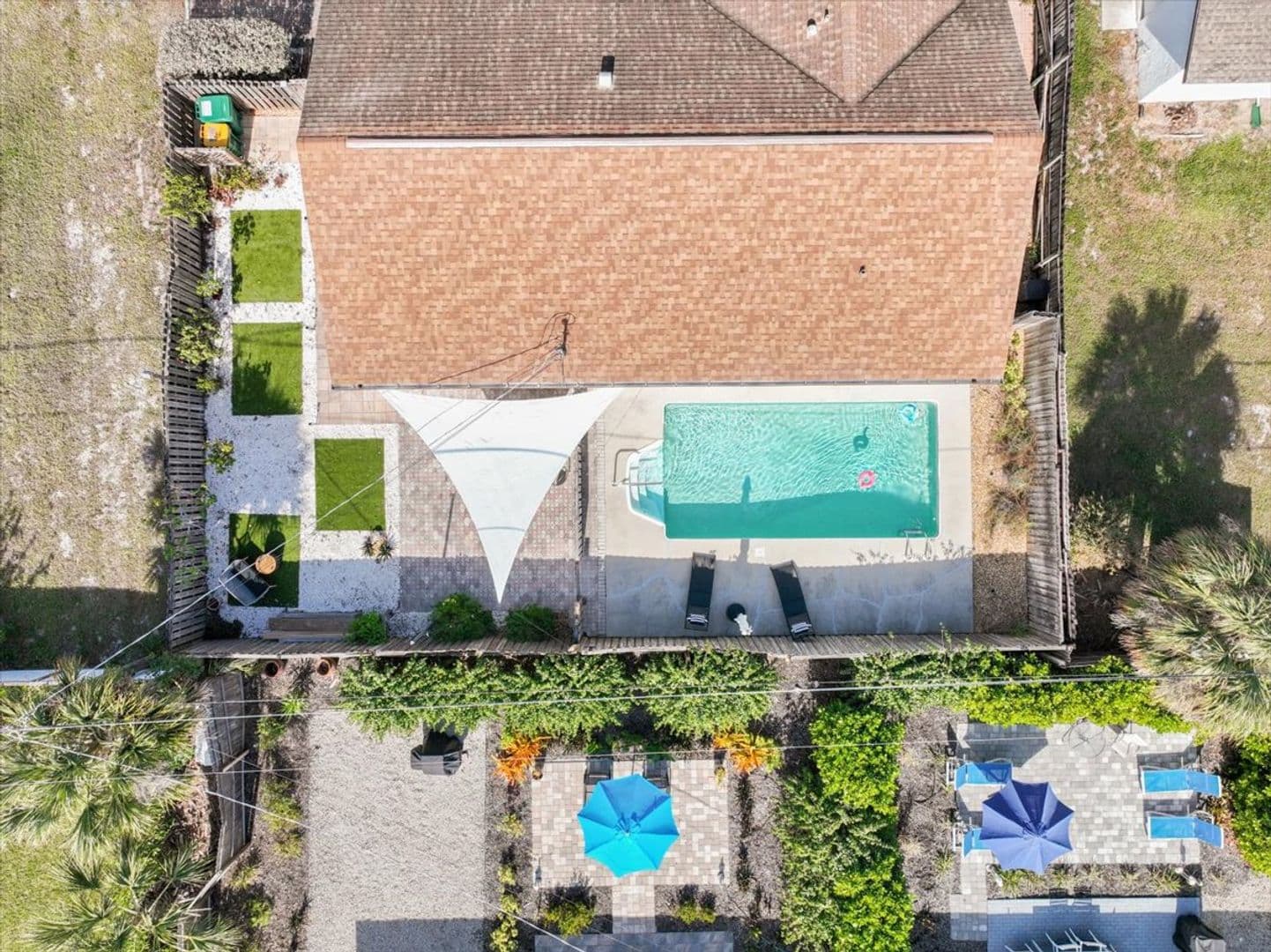 Naples House: 1332 Granada Boulevard