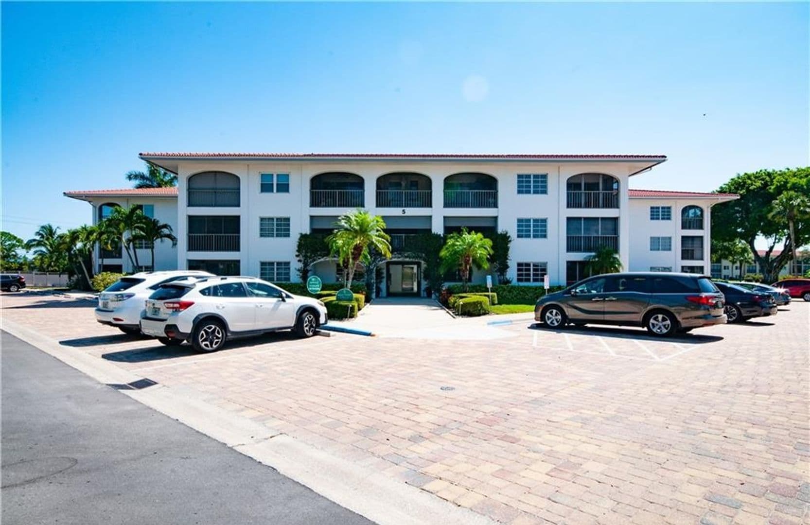 Naples House: 5 High Point Circle W Unit #206