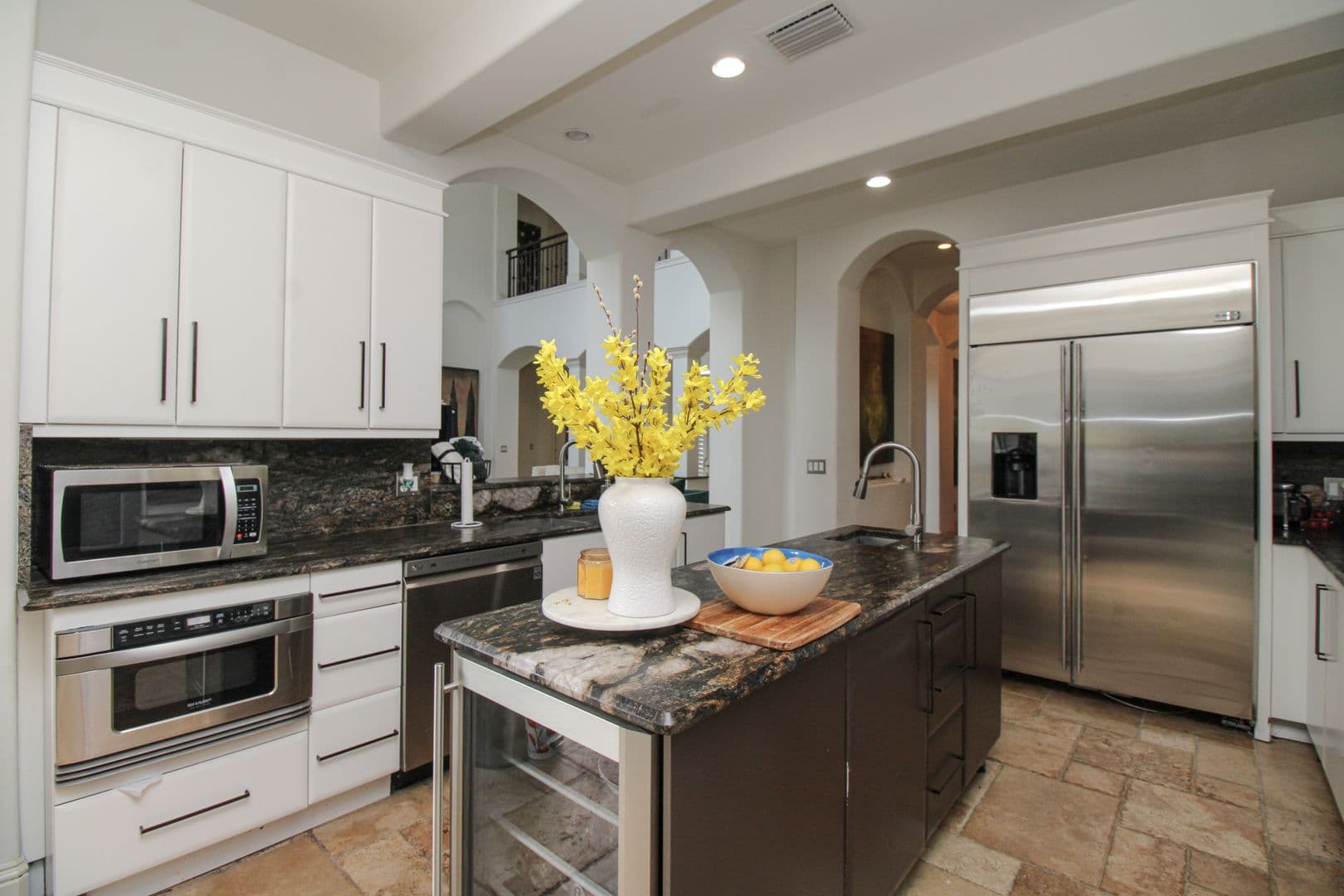 Naples House: 1412 Hemingway Place