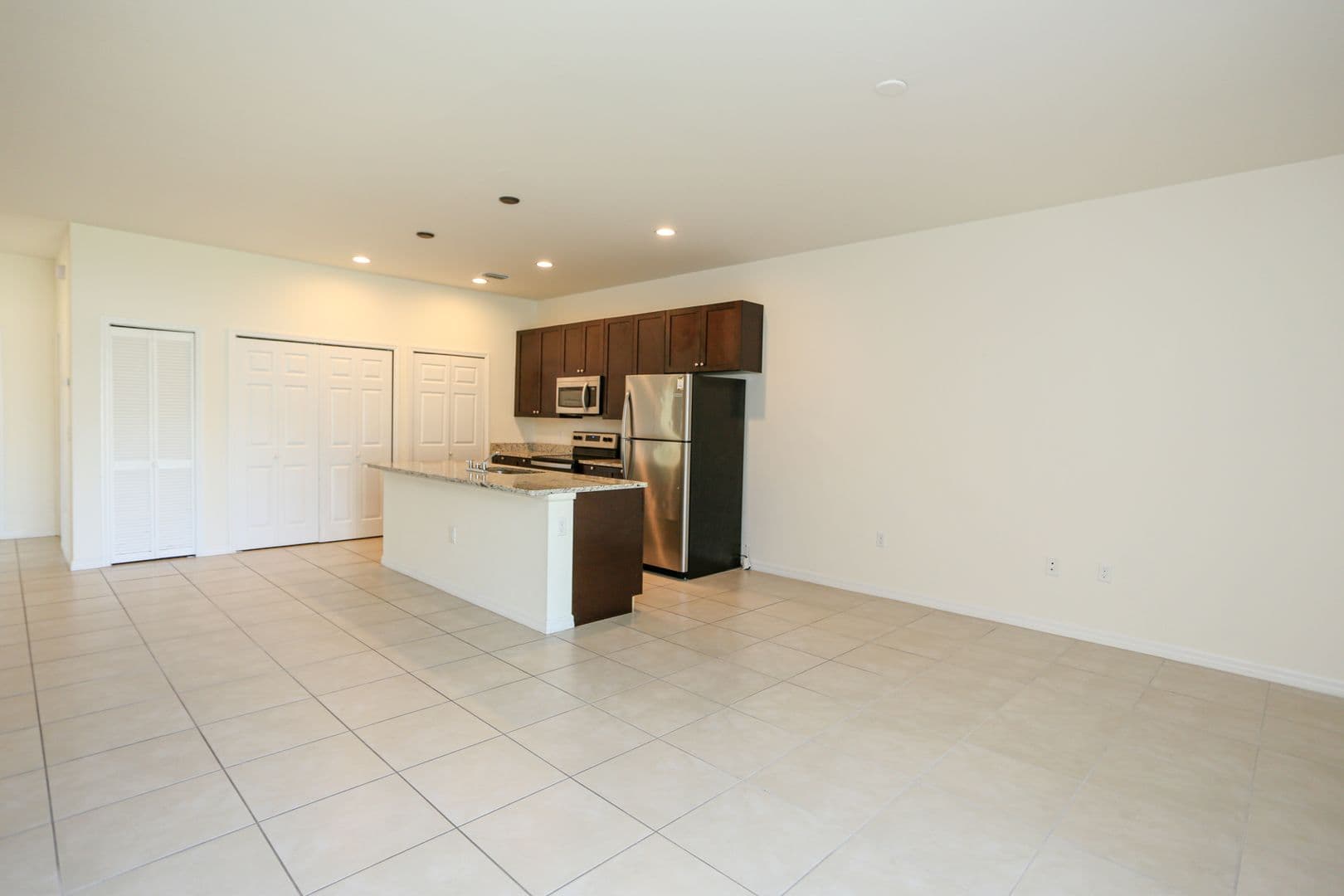 Naples Apartment: 2061 Sunshine Boulevard