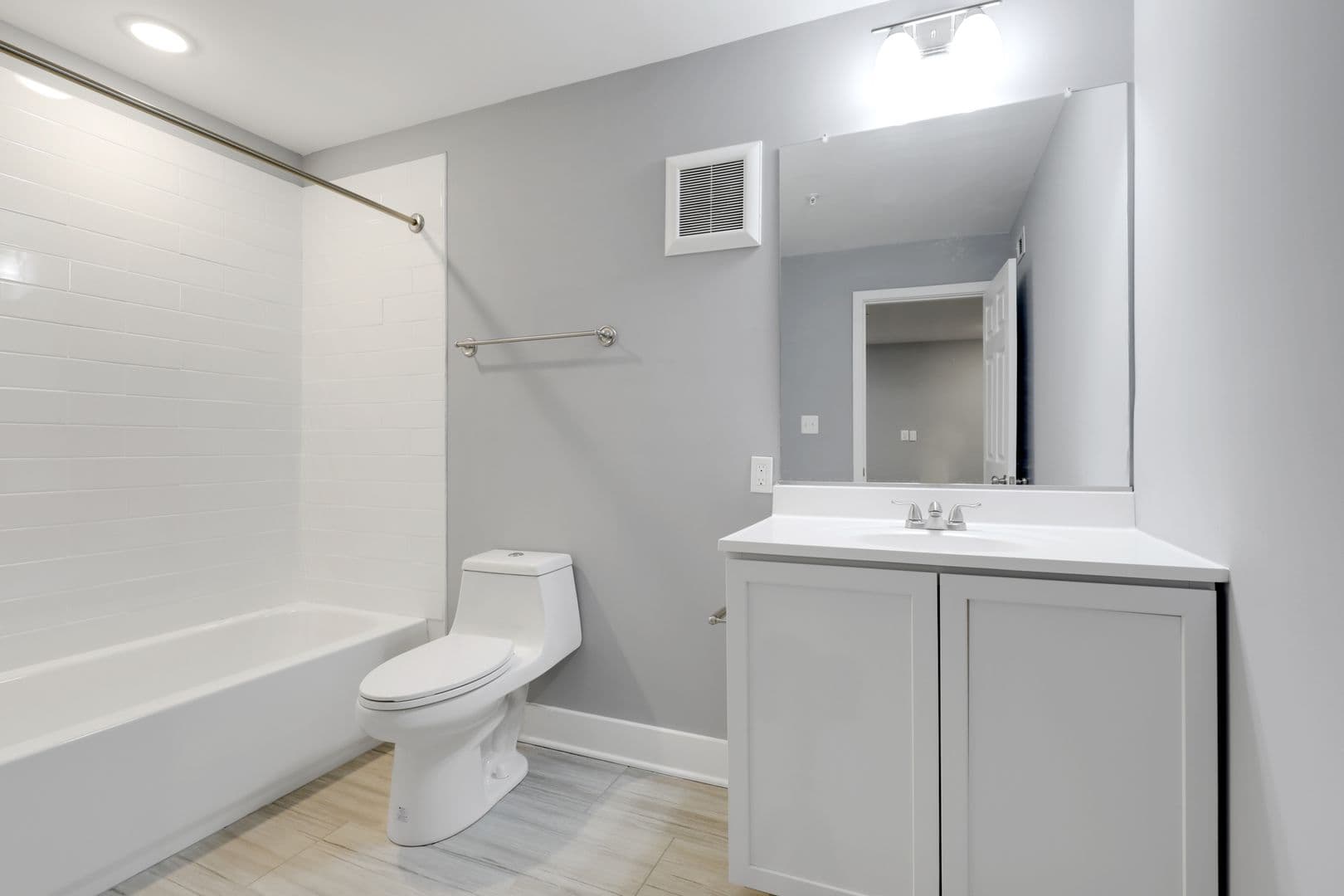 Baltimore Apartment: 19 East Fayette Street