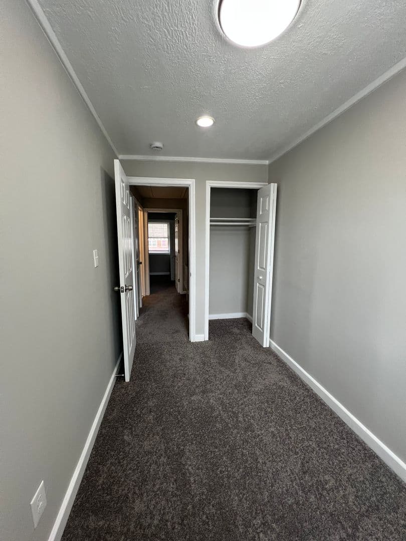Baltimore House: 7817 Saint Boniface Lane