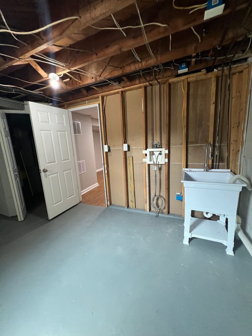 Baltimore House: 7817 Saint Boniface Lane