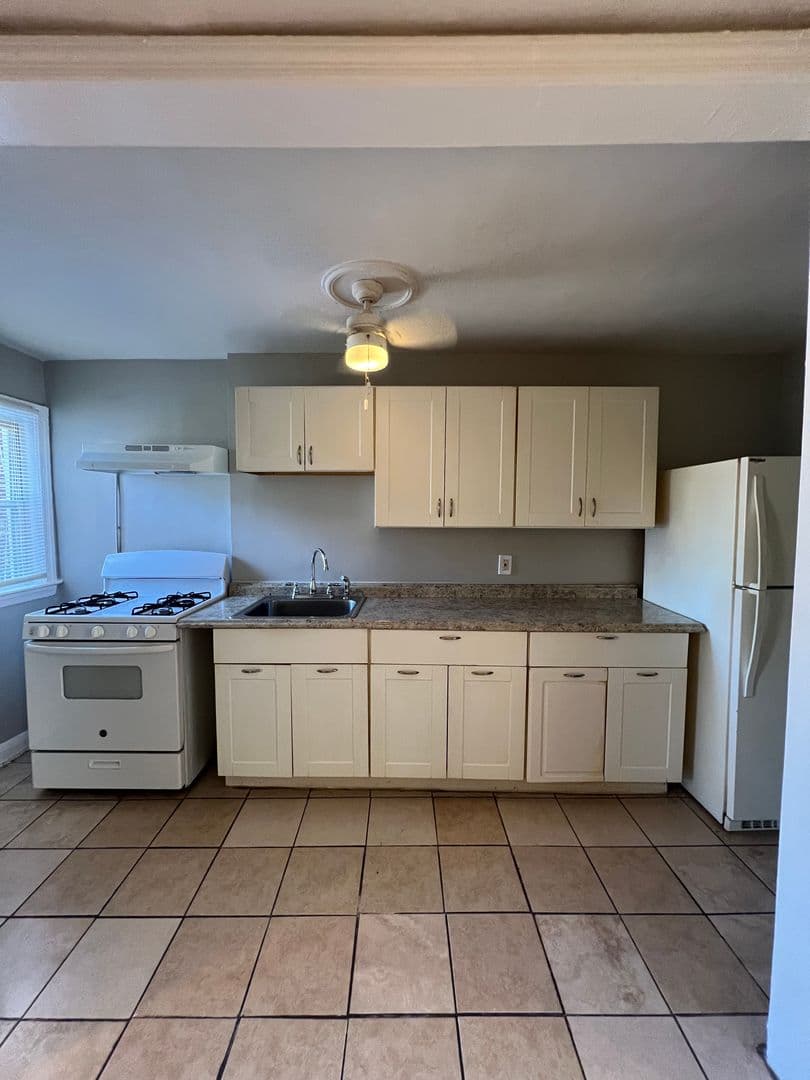 Baltimore Apartment: 1616 Plum Street
