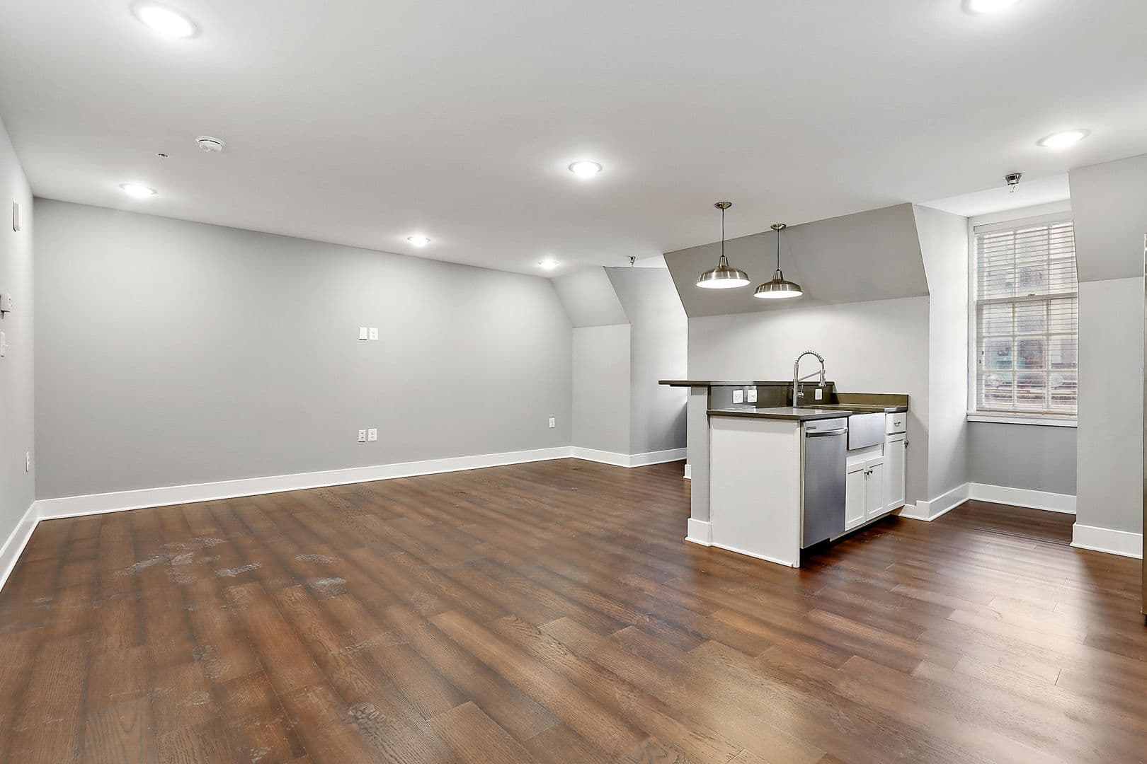 Baltimore Apartment: 19 East Fayette Street