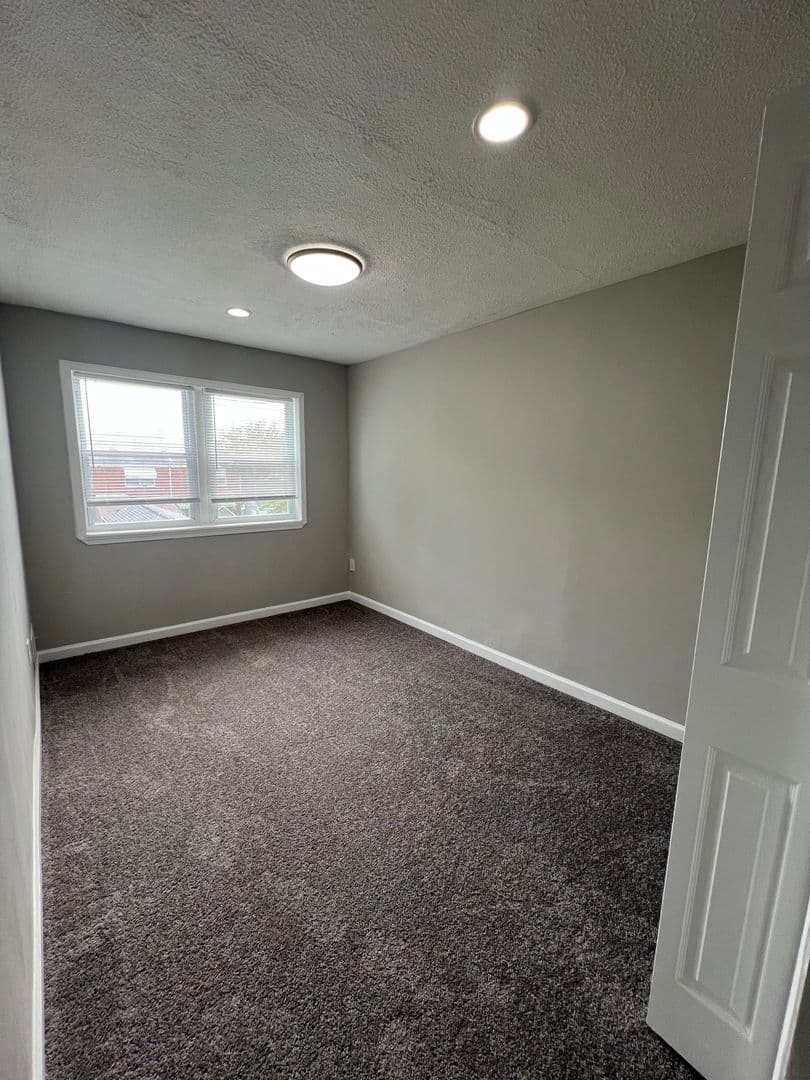 Baltimore House: 7817 Saint Boniface Lane