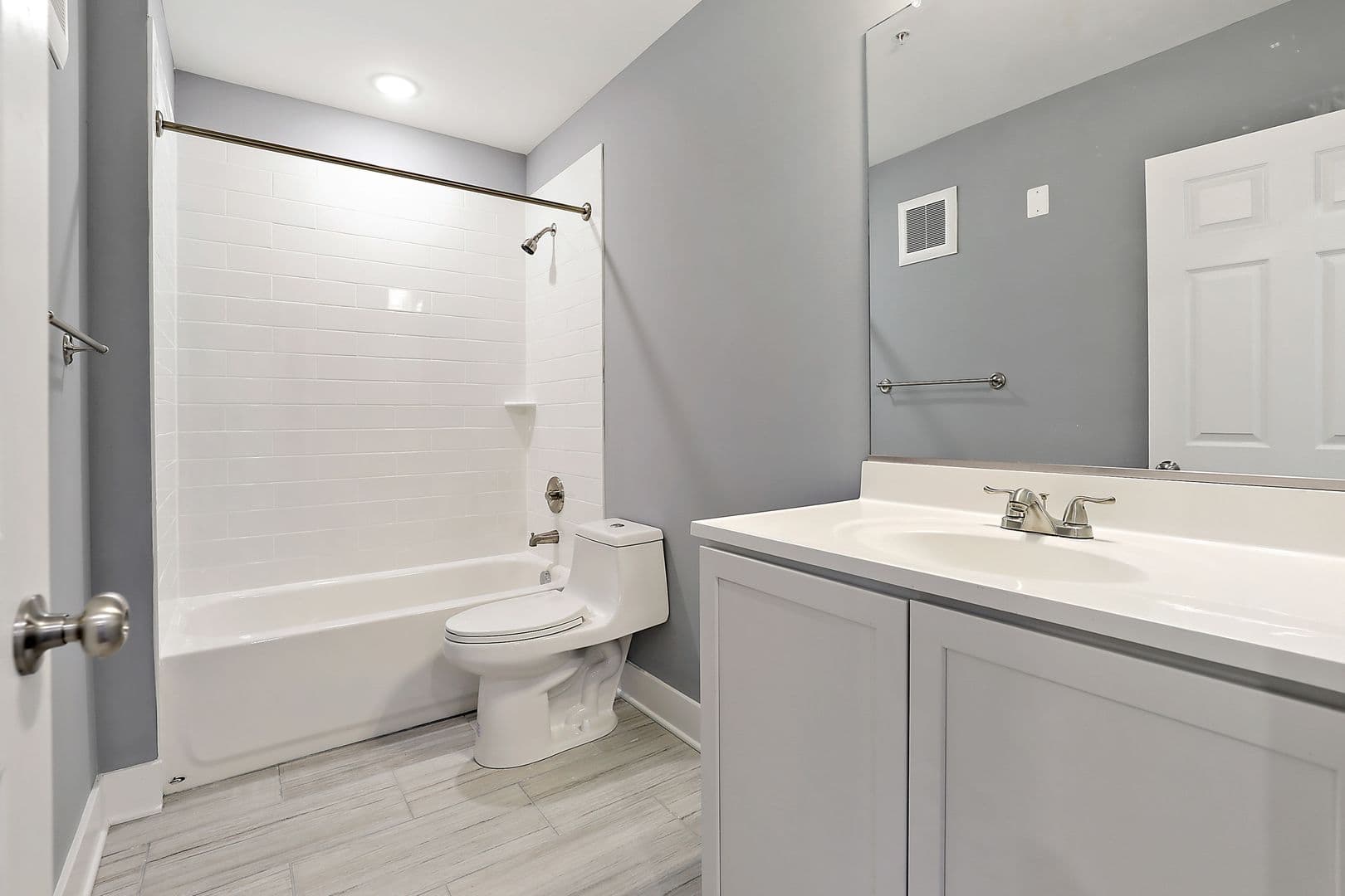 Baltimore Apartment: 19 East Fayette Street