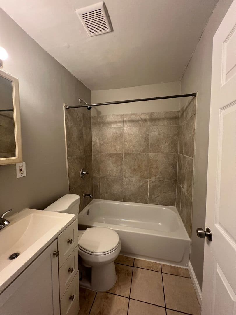 Baltimore Apartment: 1616 Plum Street
