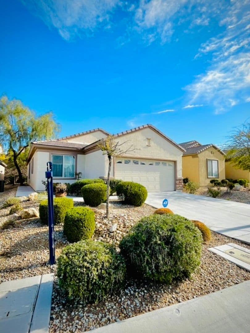 Henderson House: 2360 Mystic Star St