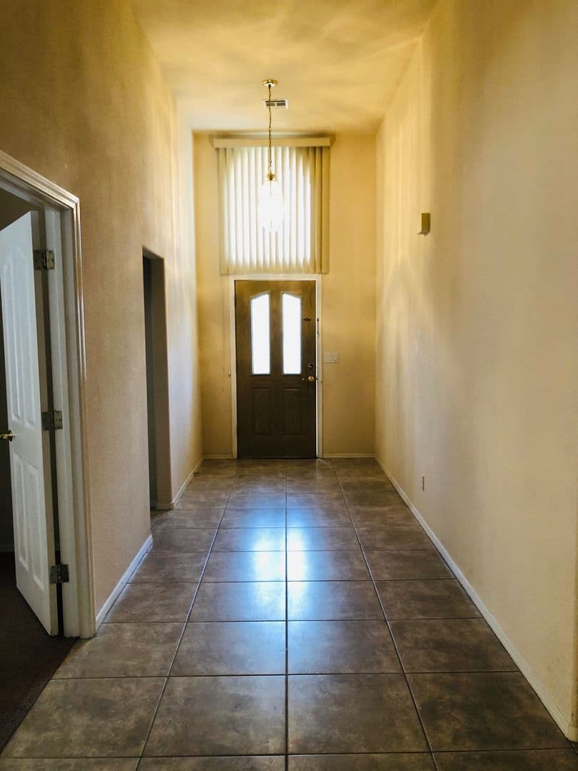 Henderson House: 2125 Eaglepath Circle