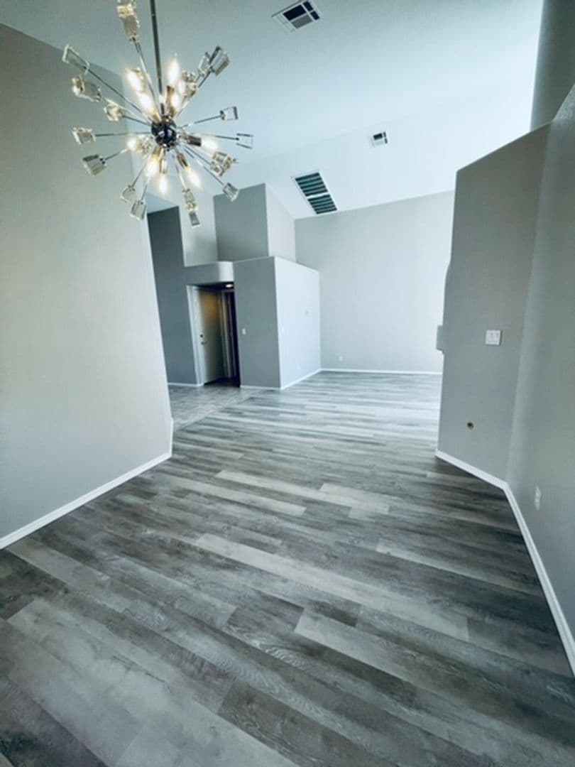 Henderson House: 2125 Eaglepath Circle