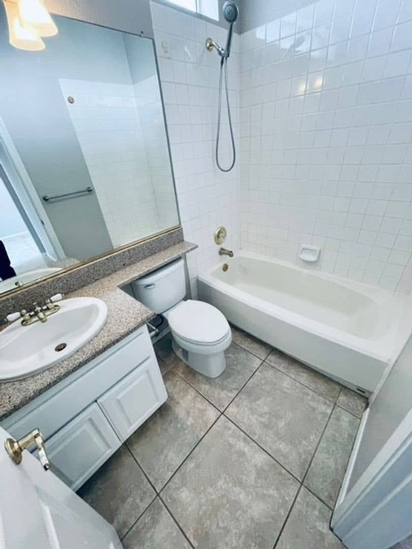 Henderson House: 2125 Eaglepath Circle