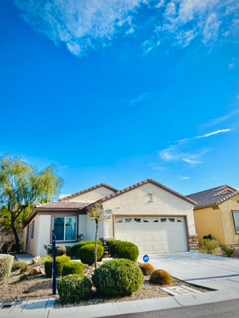 Henderson House: 2360 Mystic Star St