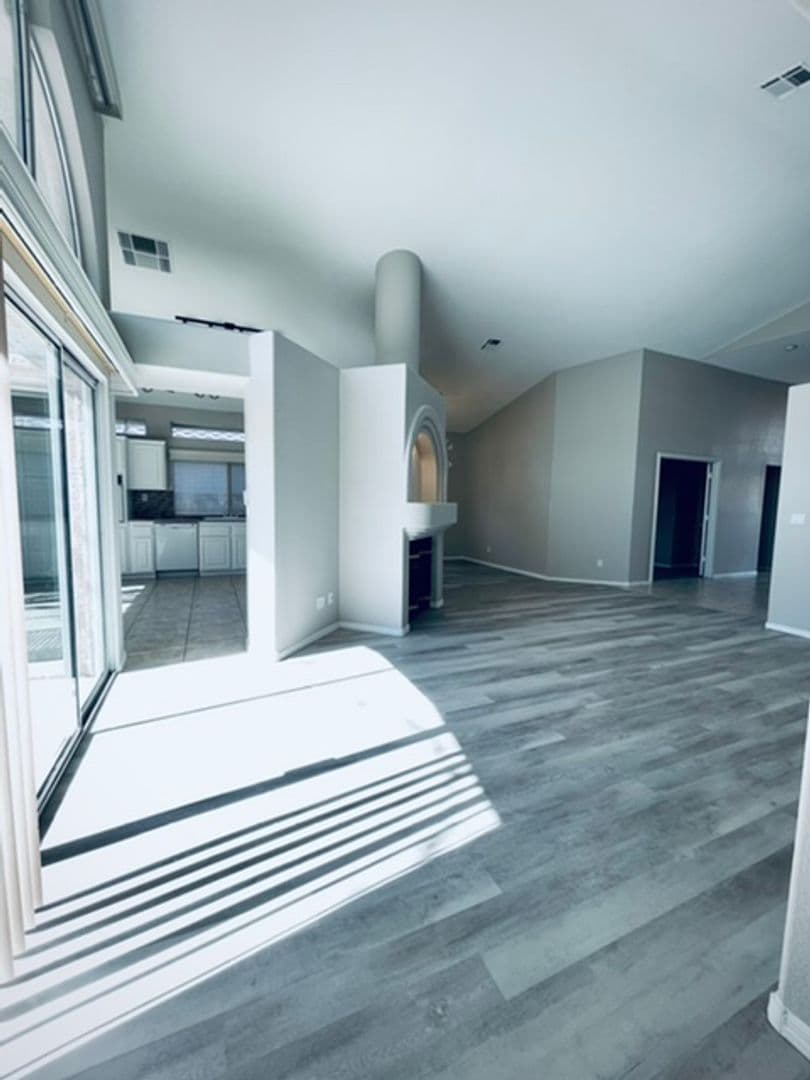 Henderson House: 2125 Eaglepath Circle